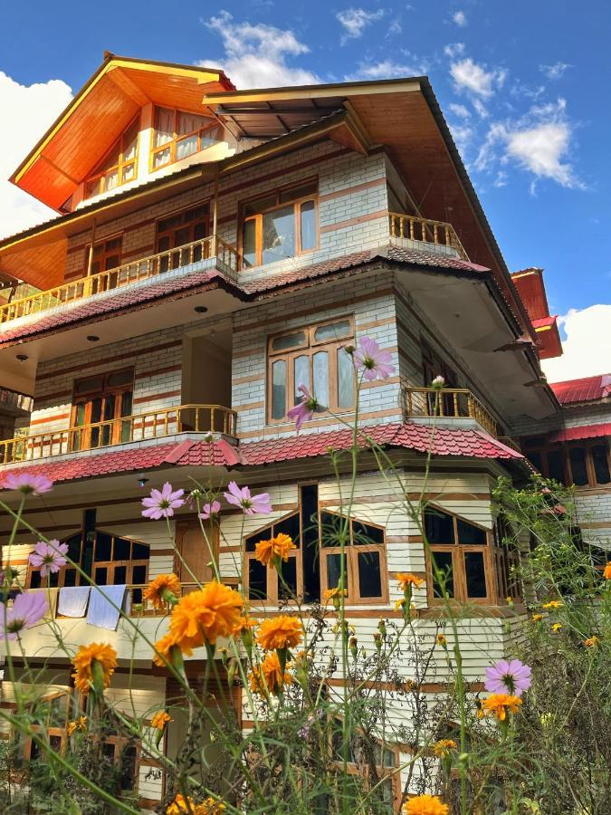 Hotel Anupam By Mid Orchard, Kasol Buitenkant foto