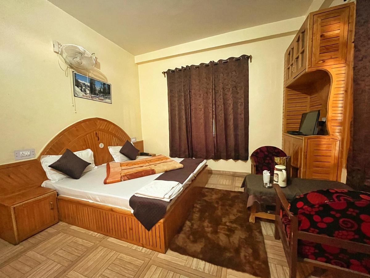 Hotel Anupam By Mid Orchard, Kasol Buitenkant foto